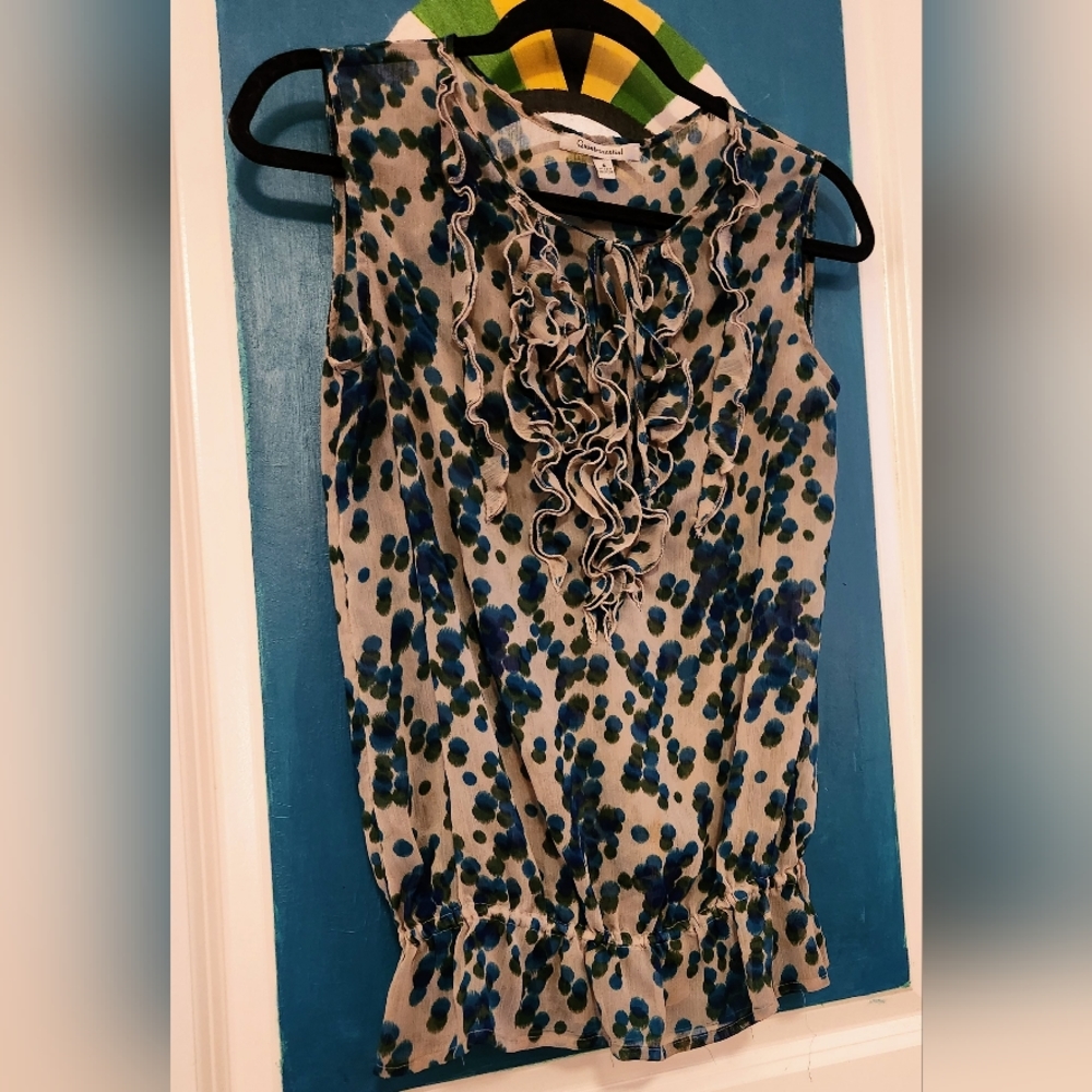 Quintessential Sleeveless Blouse with ruffled front and bow to tie-S